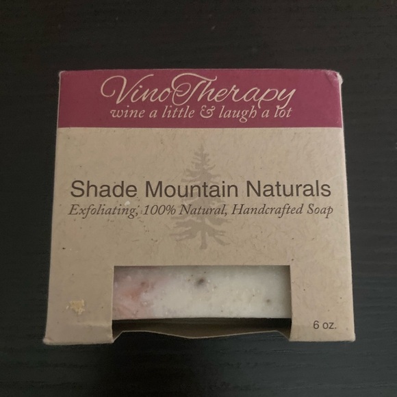 Shade Mountain Naturals Exfoliating bar soap. Created with wine settlements. New - Picture 1 of 5